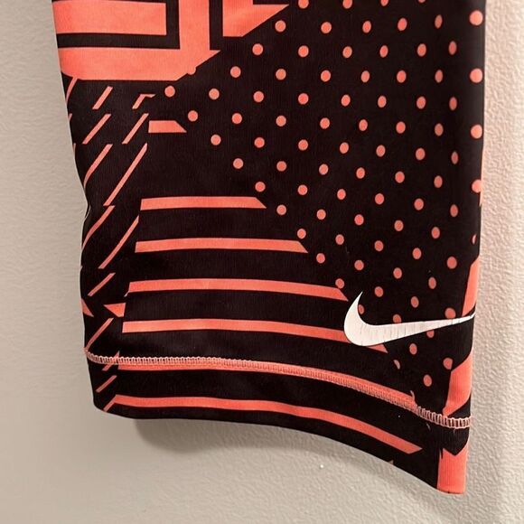 Nike Pro Dri-Fit Women's Athletic Geometric Pattern Crop Leggings - Picture 3 of 6